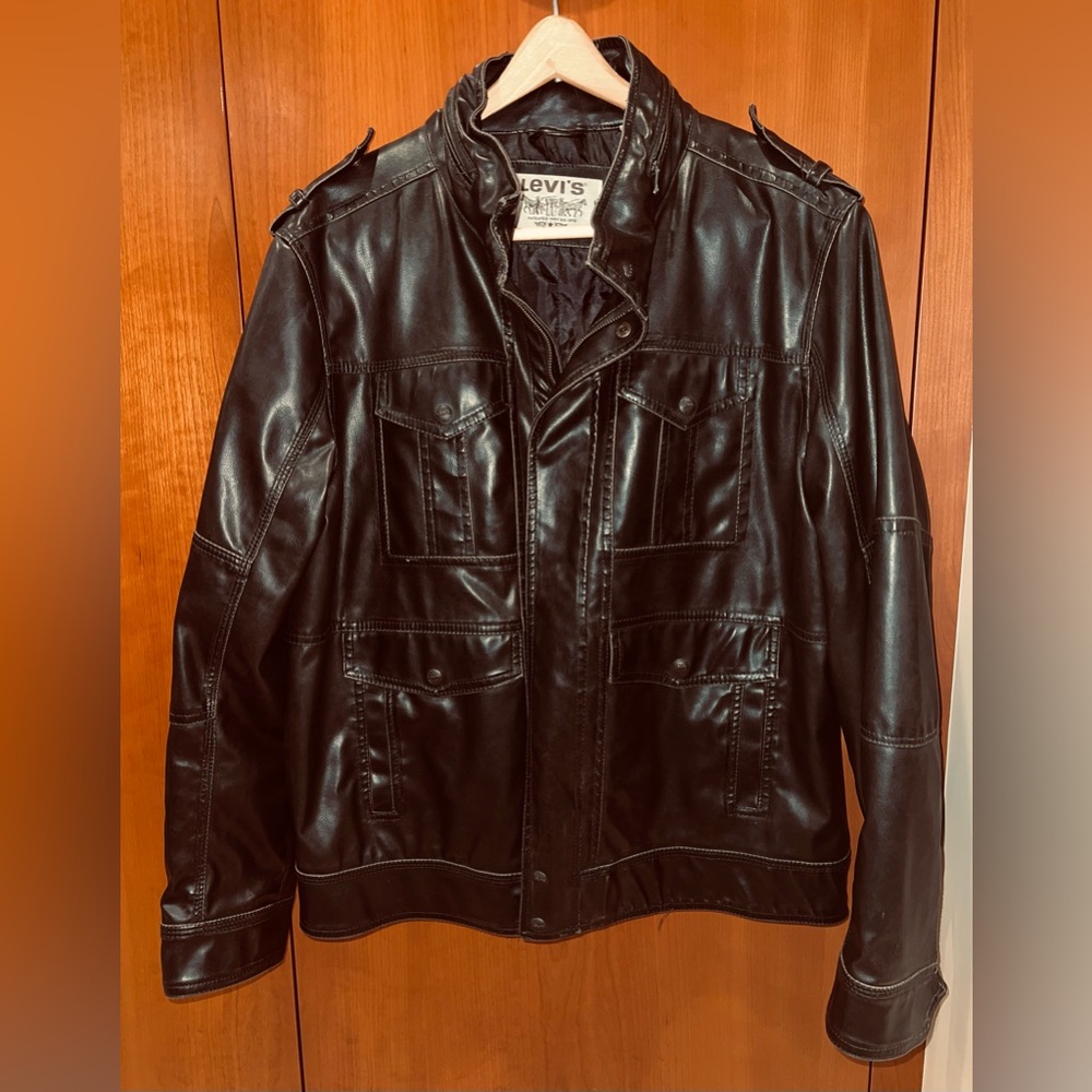 Levi's Vinyl Black Vintage XL Jacket with lots of Pockets